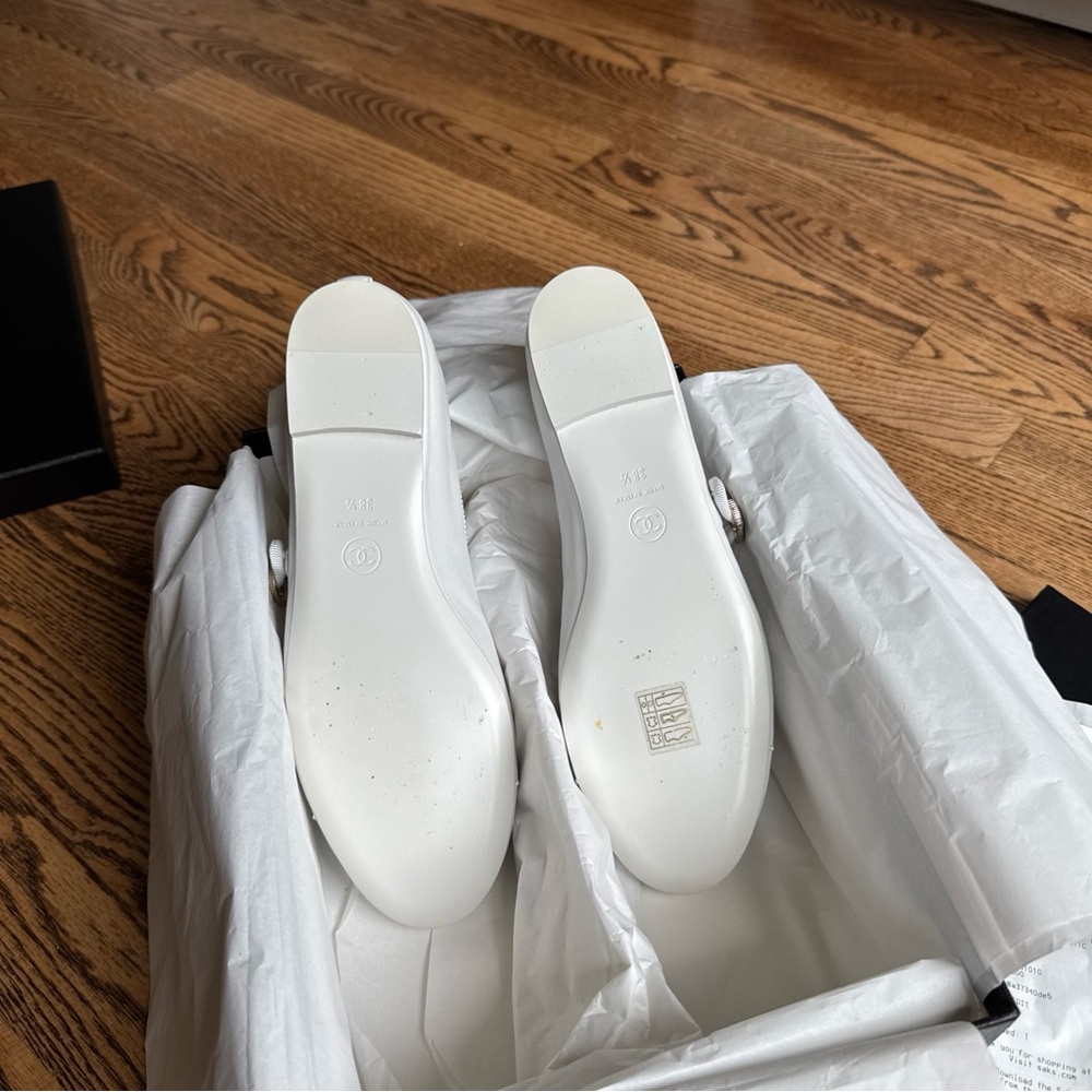 CHANEL Cream Mary Jane Flats - Picture 4 of 4